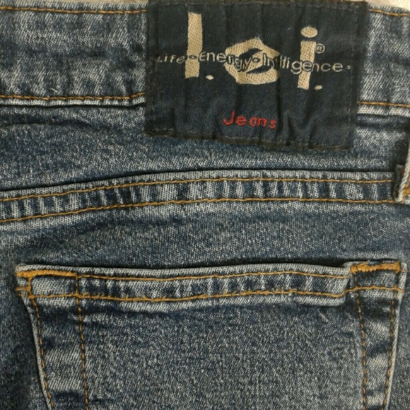 L.E.I. Distressed Stretch Bermuda Shorts*** - Picture 3 of 4